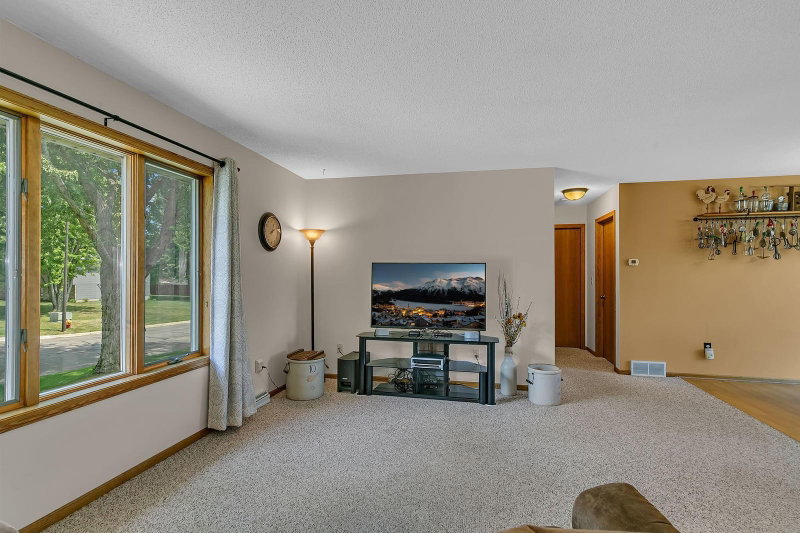 416 13th Street N - Photo 13