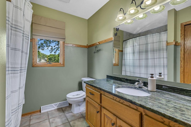 416 13th Street N - Photo 16
