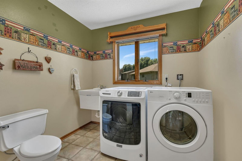 416 13th Street N - Photo 18