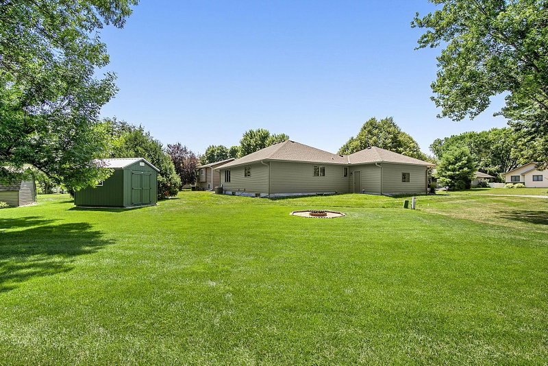 416 13th Street N - Photo 31