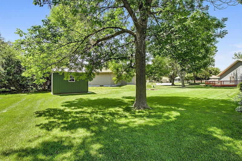 416 13th Street N - Photo 32
