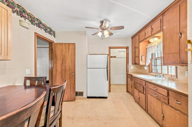 615 12th Avenue NW - Photo 11