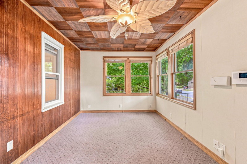 615 12th Avenue NW - Photo 17