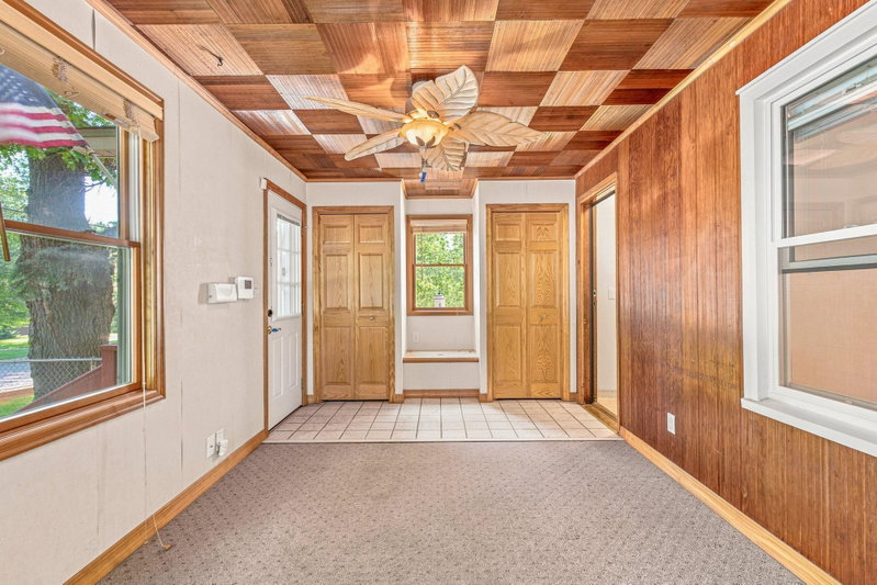 615 12th Avenue NW - Photo 18