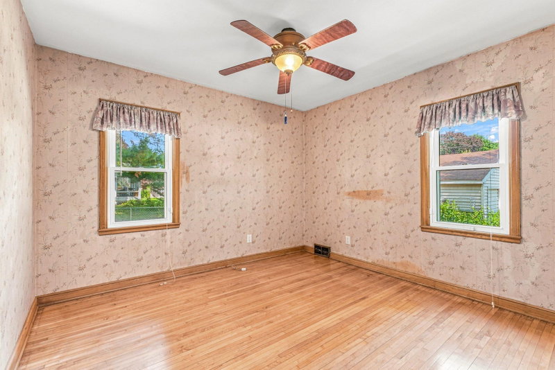 615 12th Avenue NW - Photo 20