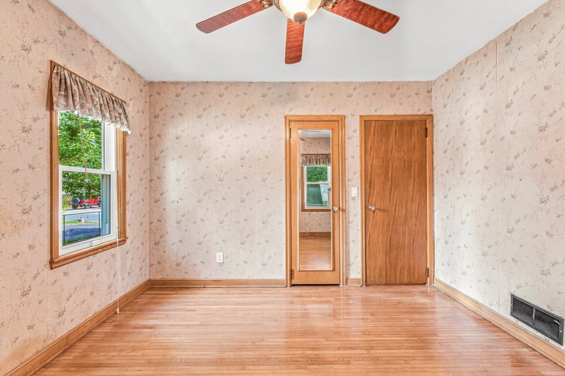 615 12th Avenue NW - Photo 21