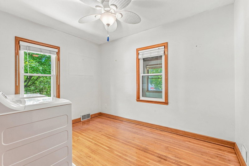 615 12th Avenue NW - Photo 22