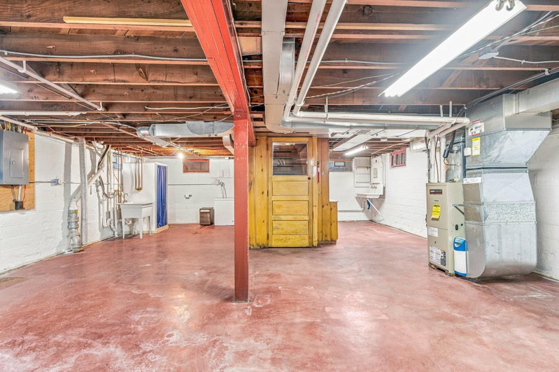 615 12th Avenue NW - Photo 32