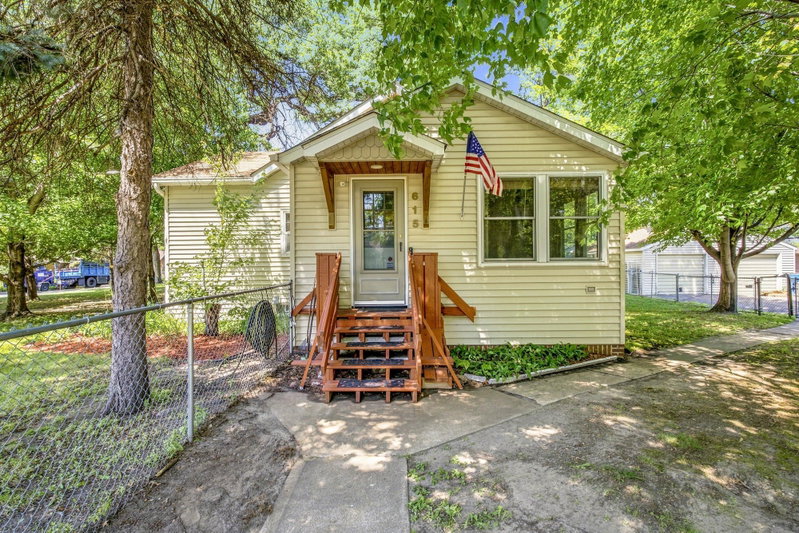 615 12th Avenue NW - Photo 35