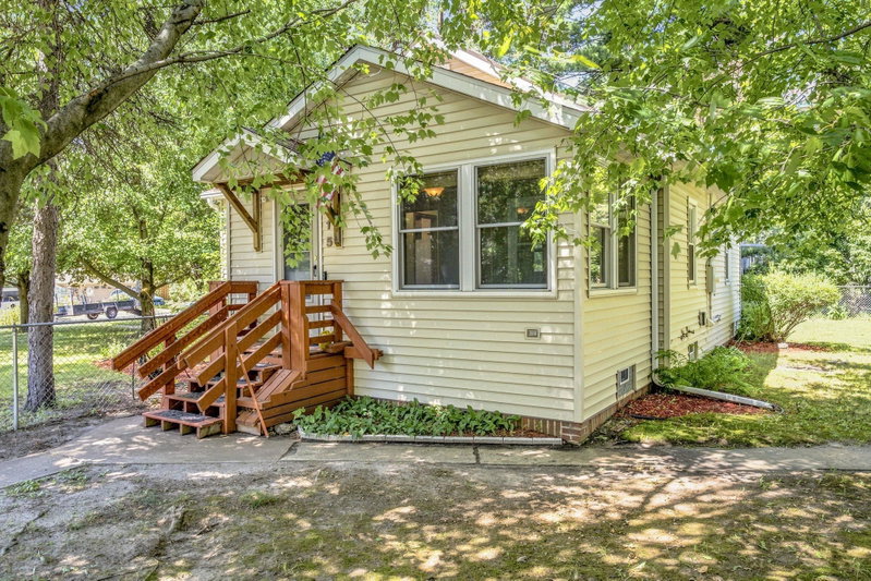 615 12th Avenue NW - Photo 37