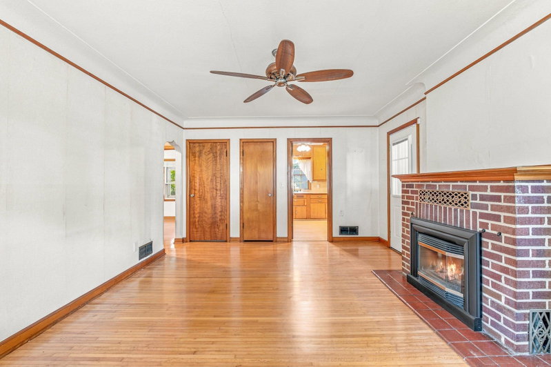 615 12th Avenue NW - Photo 6