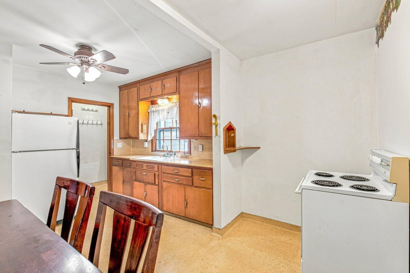 615 12th Avenue NW - Photo 9