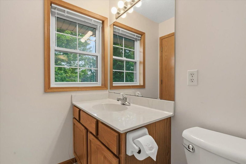 931 Sterling Street S - Photo 33