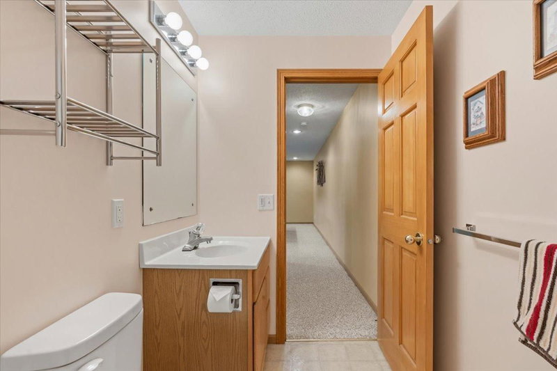 931 Sterling Street S - Photo 36