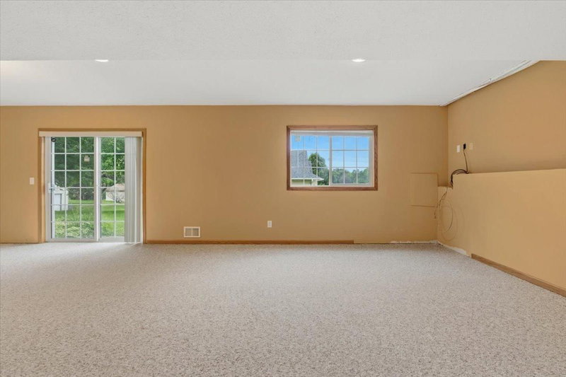 931 Sterling Street S - Photo 37