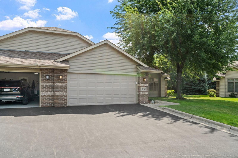3700 Ladyslipper Lane N - Photo 2