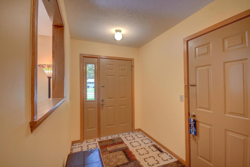 1539 Pheasantwood Trail - Photo 4