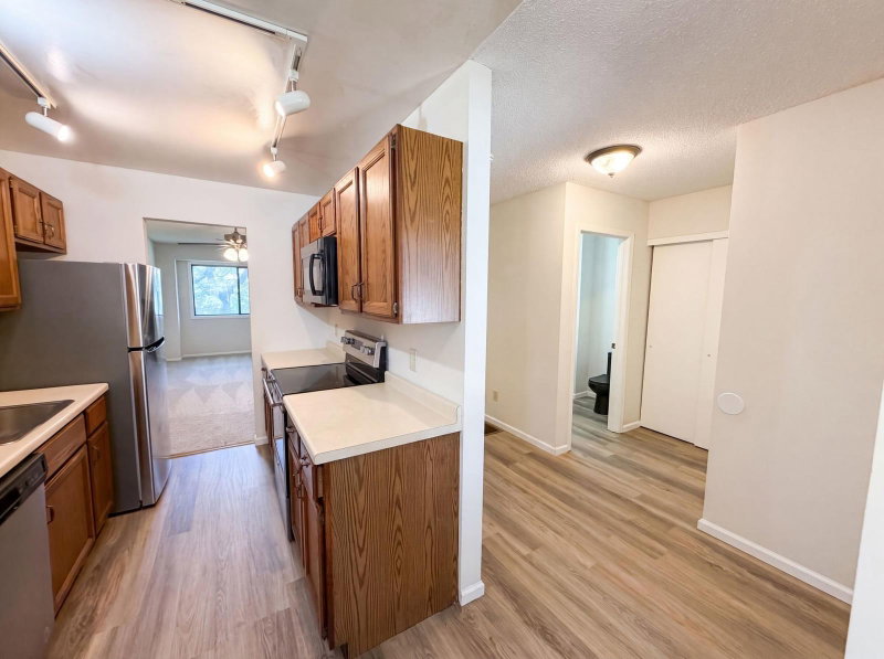 201 Bridlewood Drive - Photo 2