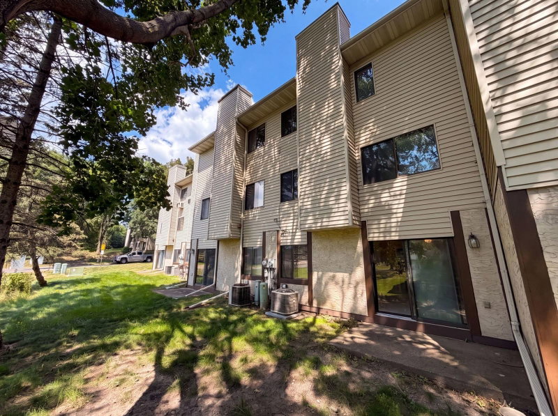 201 Bridlewood Drive - Photo 5