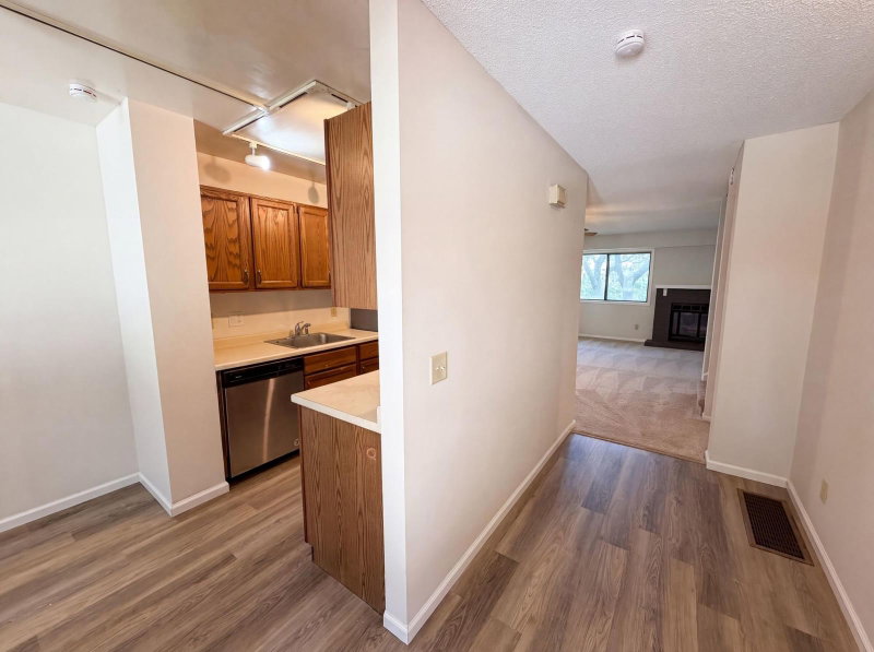 201 Bridlewood Drive - Photo 6