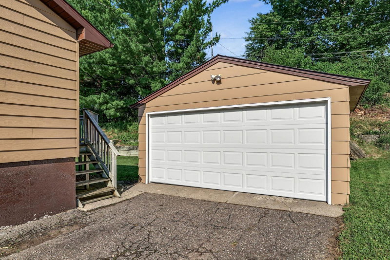 606 Grospoint Lane N - Photo 33