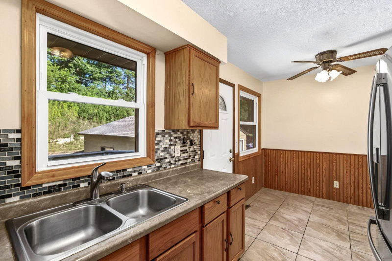 606 Grospoint Lane N - Photo 10