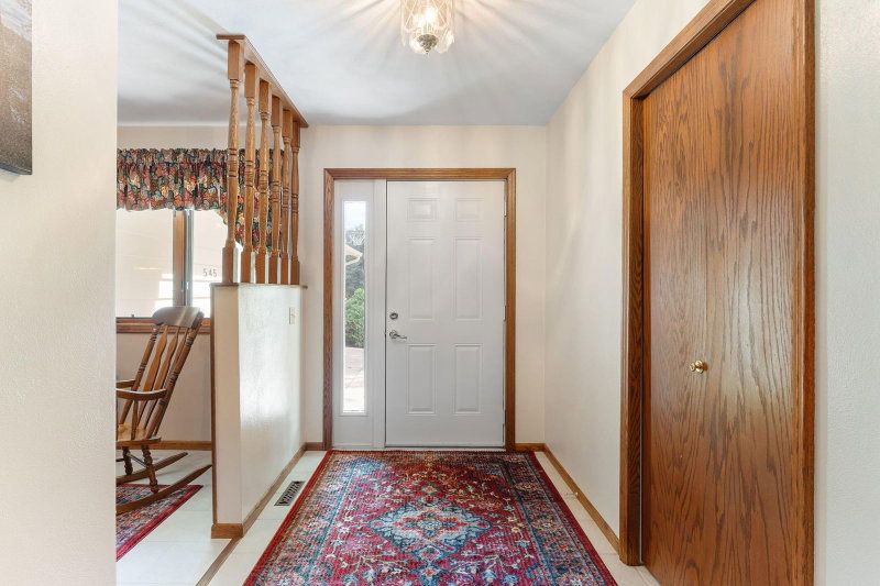 545 Crestview Lane - Photo 2