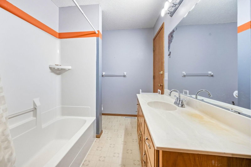 12343 Zealand Avenue N - Photo 11