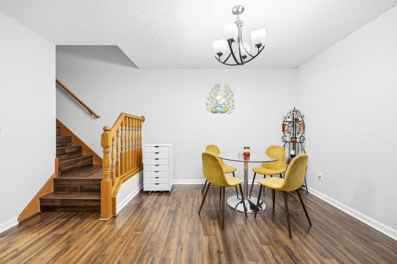 12343 Zealand Avenue N - Photo 8