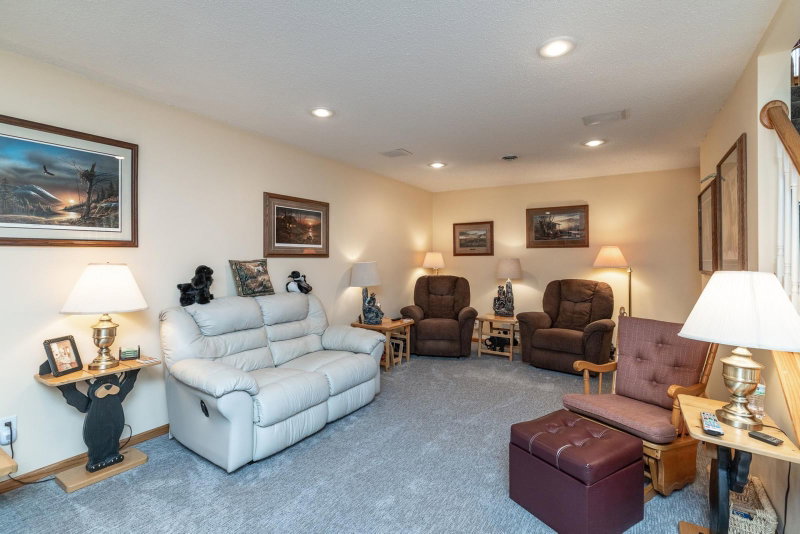 15053 Dutchman Way - Photo 4