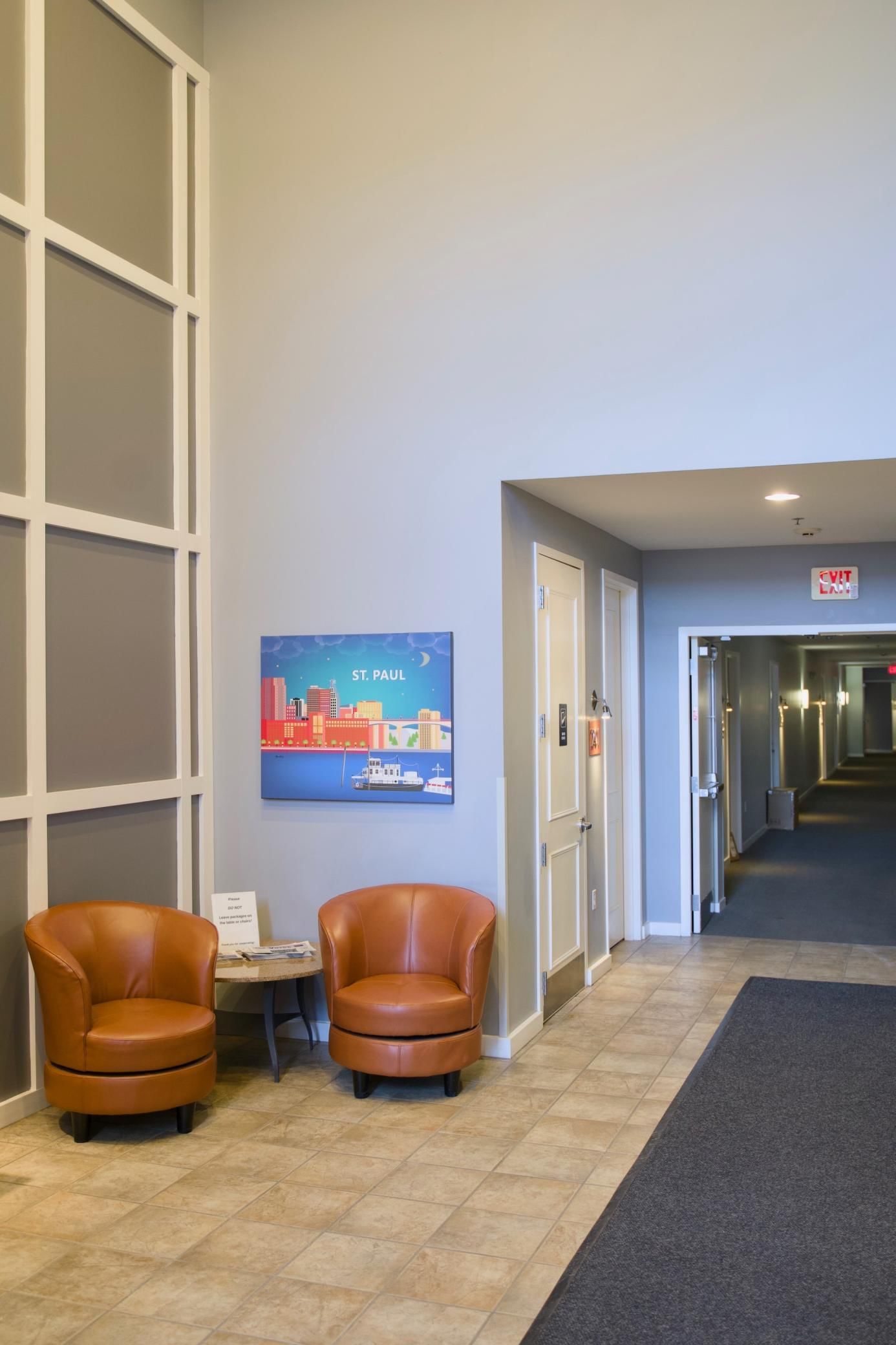 445 Wacouta Street #201