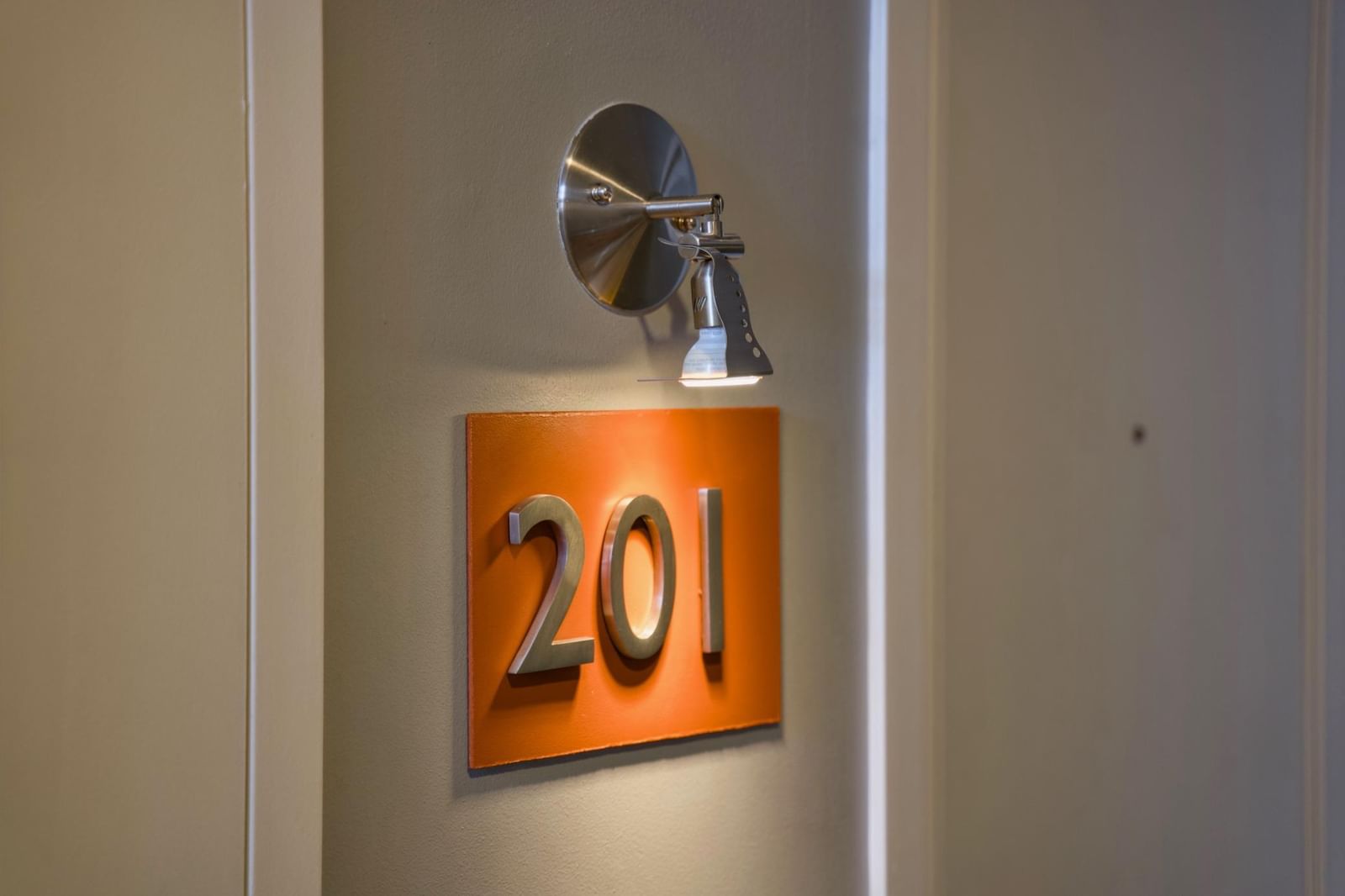 445 Wacouta Street #201