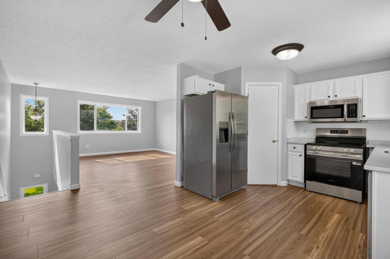 4388 Blakewood Drive - Photo 7