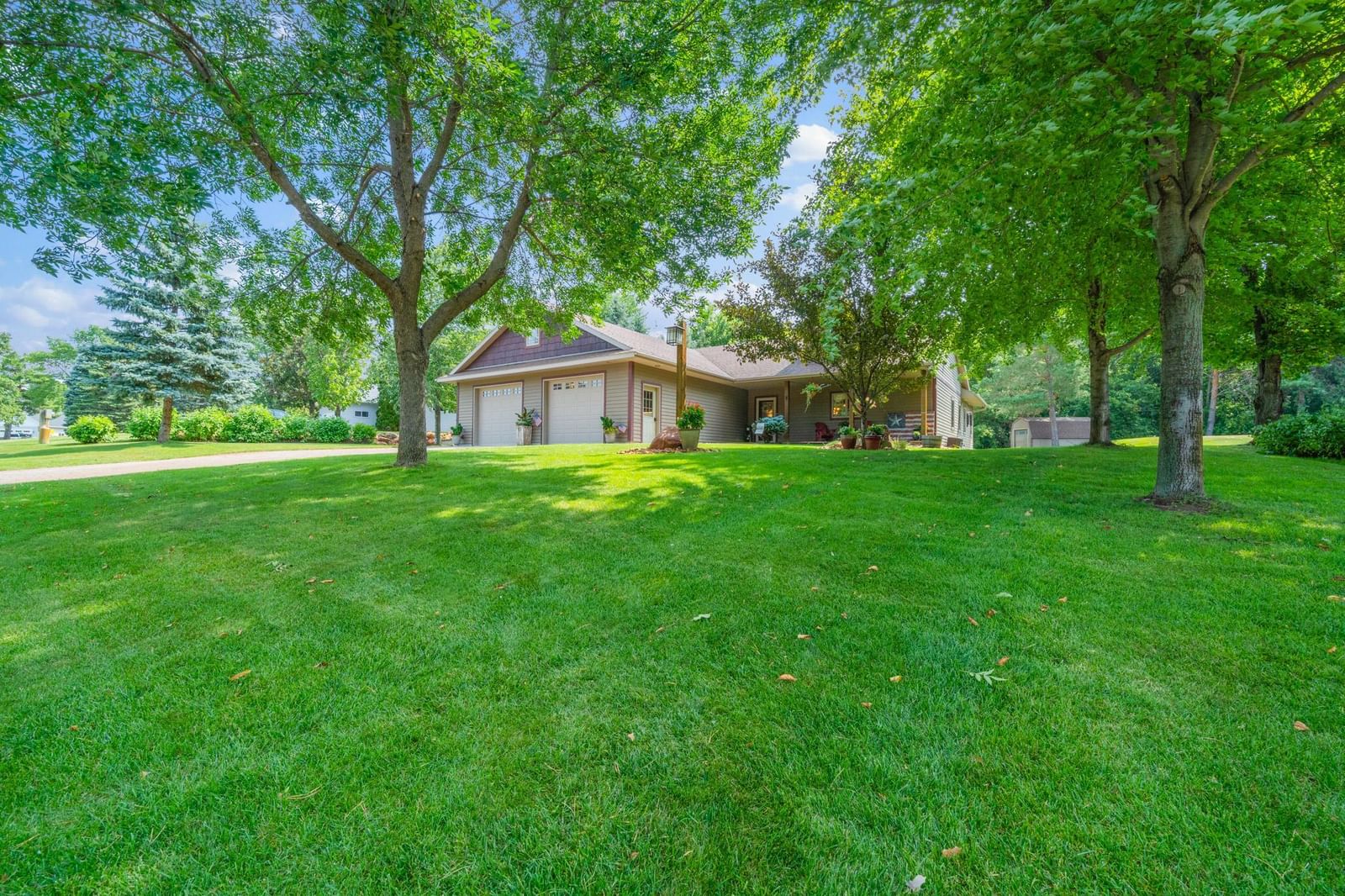 3123 Crestwood Drive NE