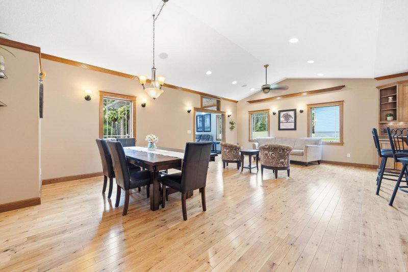 3123 Crestwood Drive NE - Photo 14