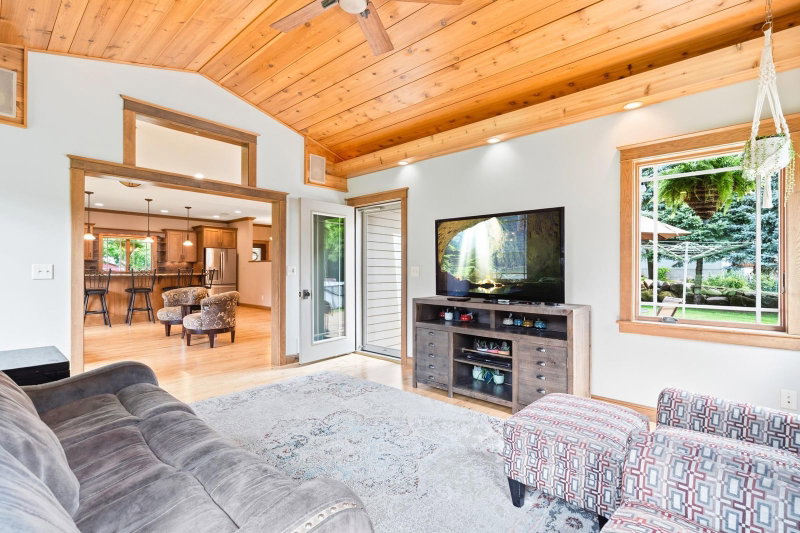 3123 Crestwood Drive NE - Photo 19