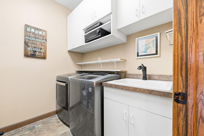 3123 Crestwood Drive NE - Photo 27