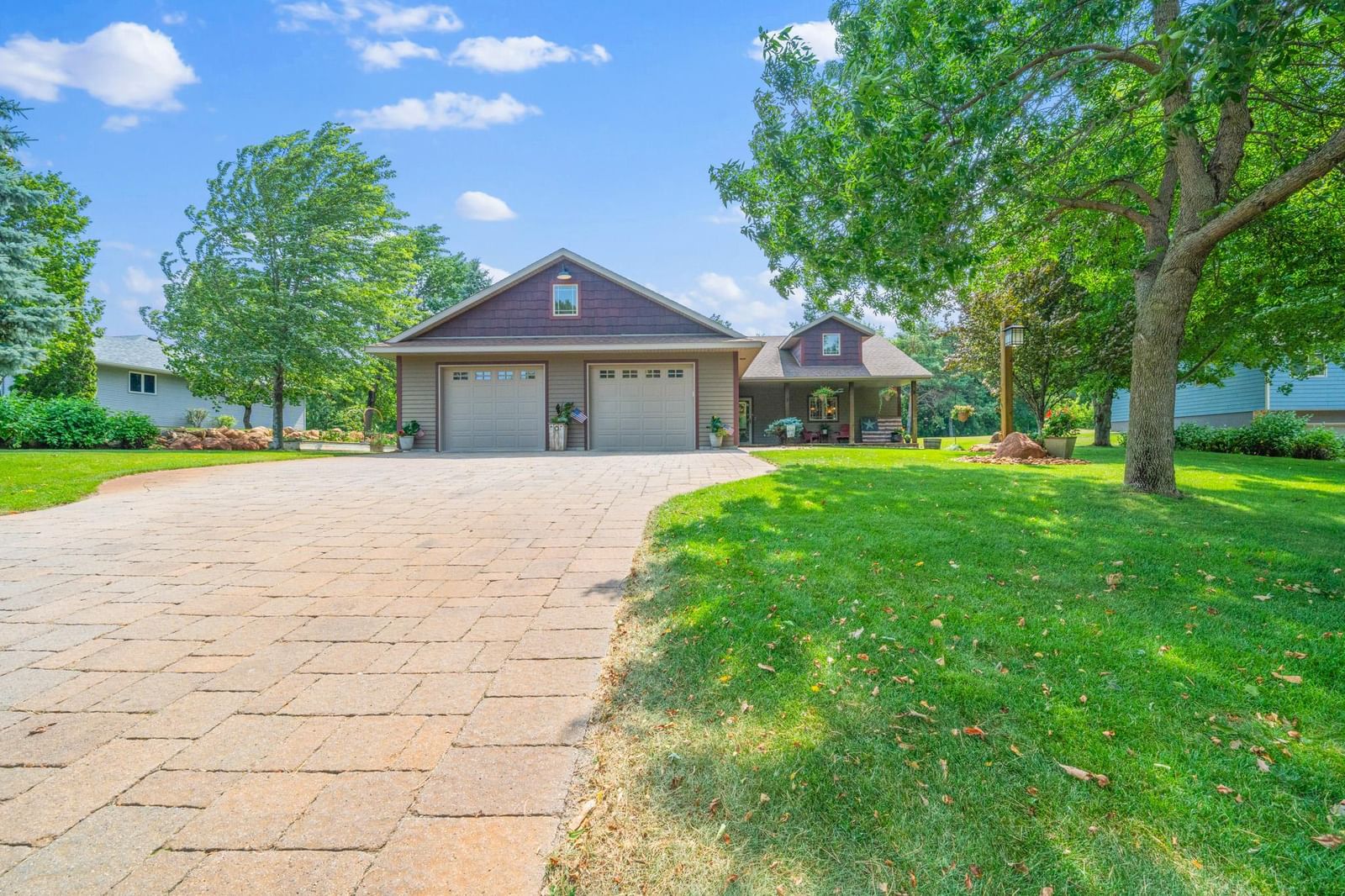 3123 Crestwood Drive NE