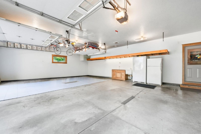 3123 Crestwood Drive NE - Photo 44