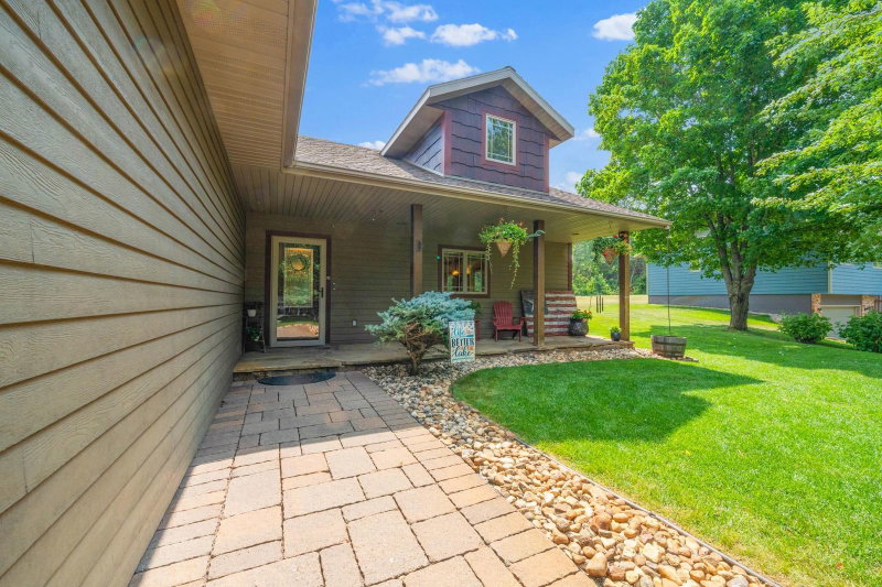 3123 Crestwood Drive NE - Photo 6