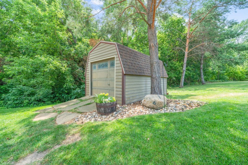 3123 Crestwood Drive NE - Photo 62