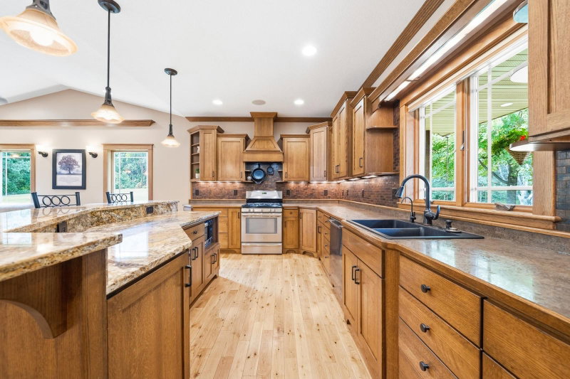 3123 Crestwood Drive NE - Photo 8