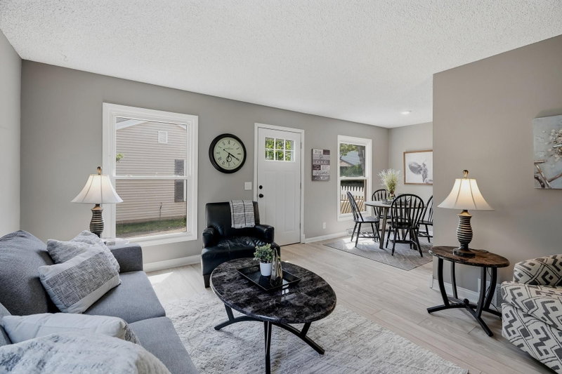4980 Grenwich Trail N
