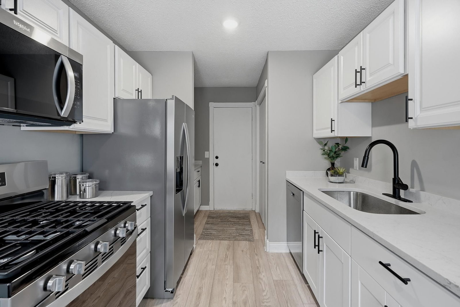 4980 Grenwich Trail N