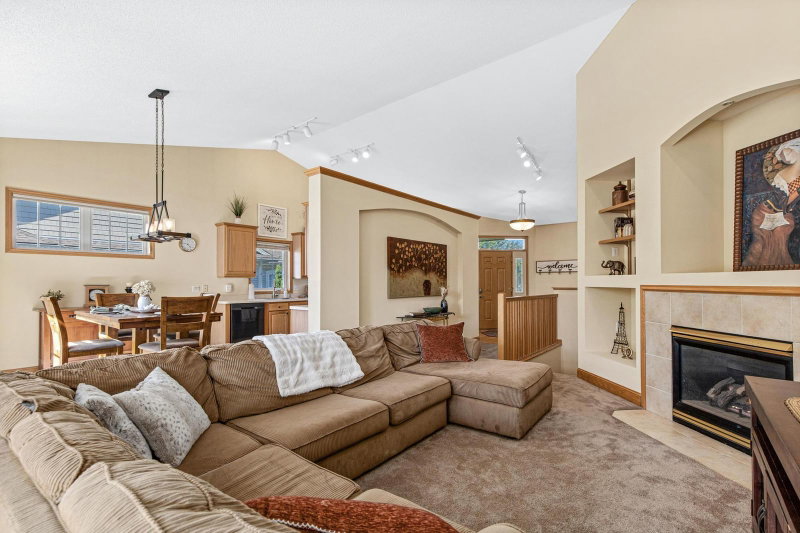408 Holly Lane N - Photo 18