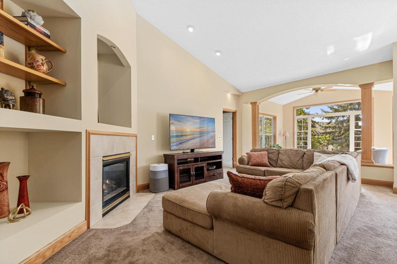 408 Holly Lane N - Photo 19