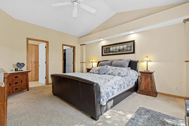 408 Holly Lane N - Photo 22