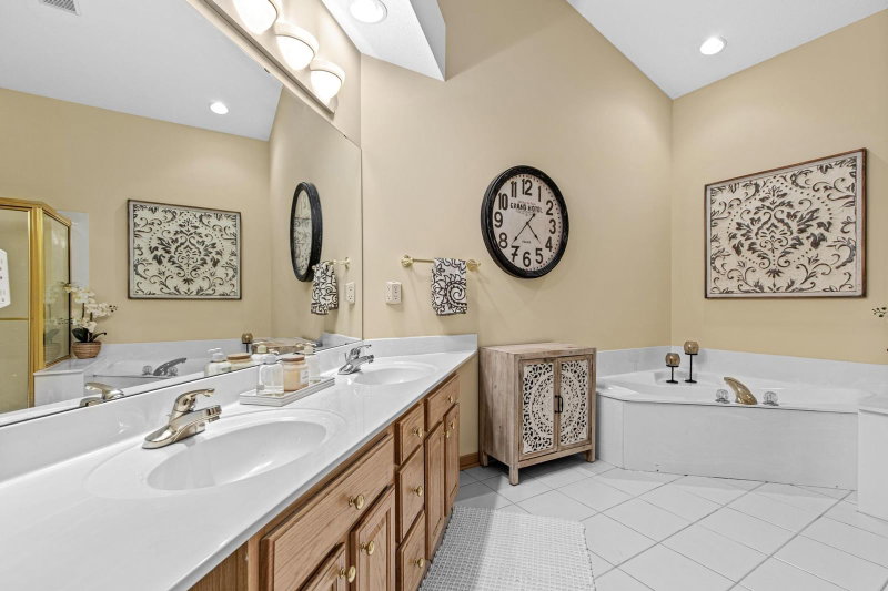 408 Holly Lane N - Photo 24