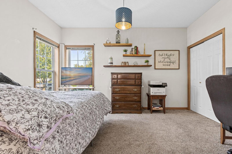 408 Holly Lane N - Photo 27