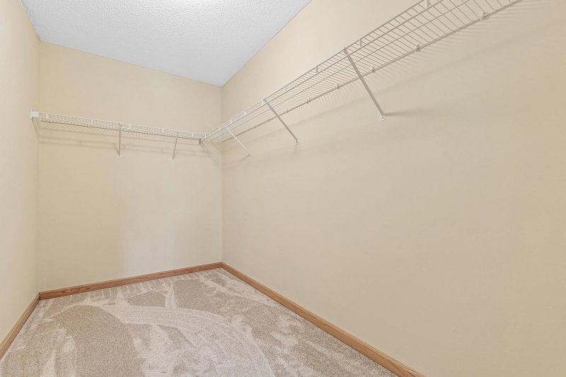 408 Holly Lane N - Photo 31